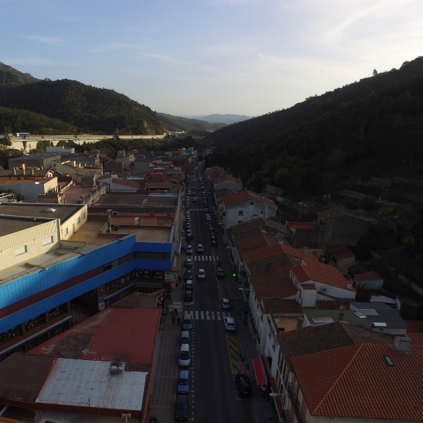 Vue aérienne avenue de France au Perthus